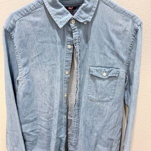 Vineyard Vines Light Blue Casual Button Down Shirt